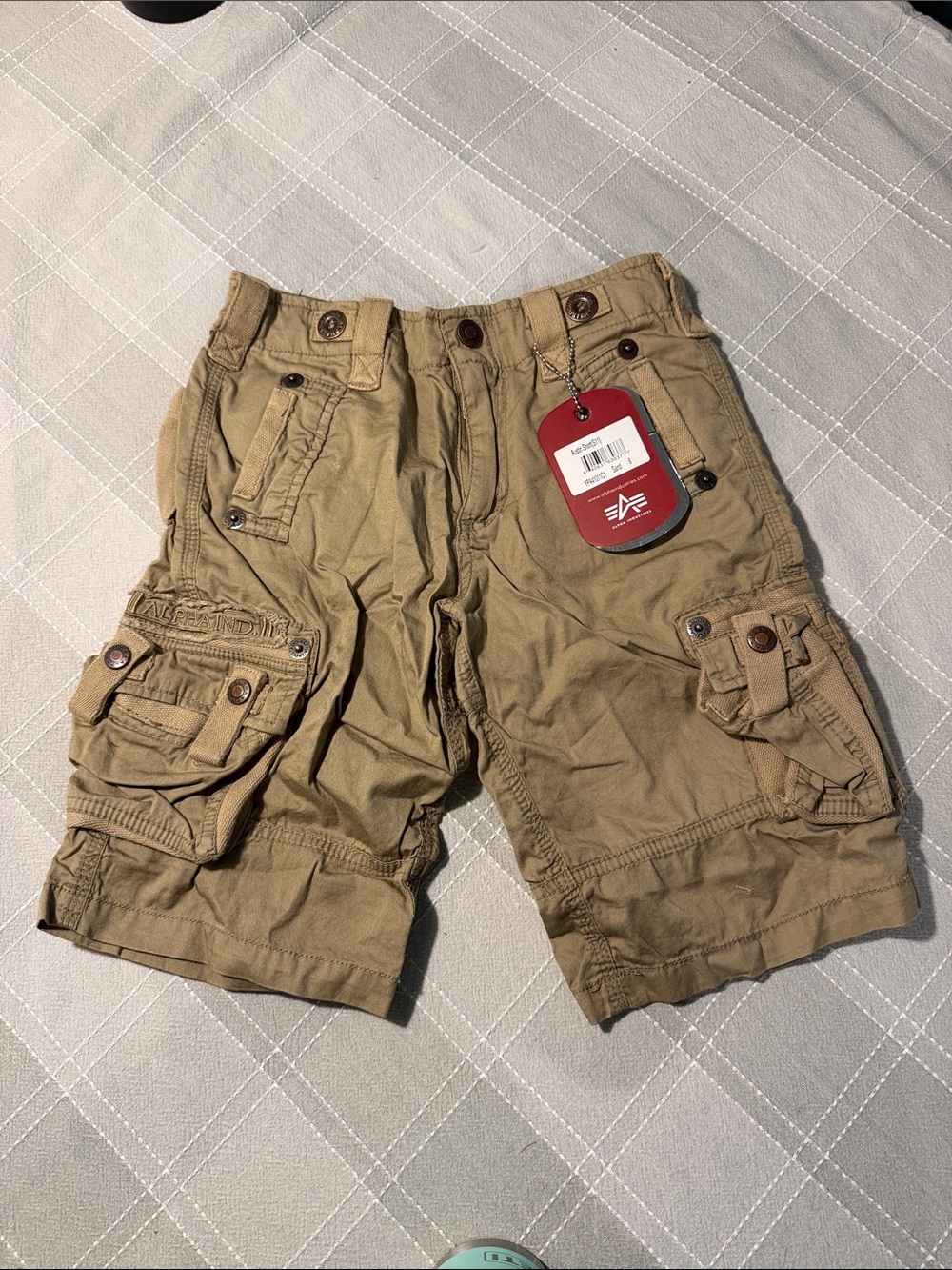BNWT Alpha Industries Boys size 6 Tan Cargo Shorts